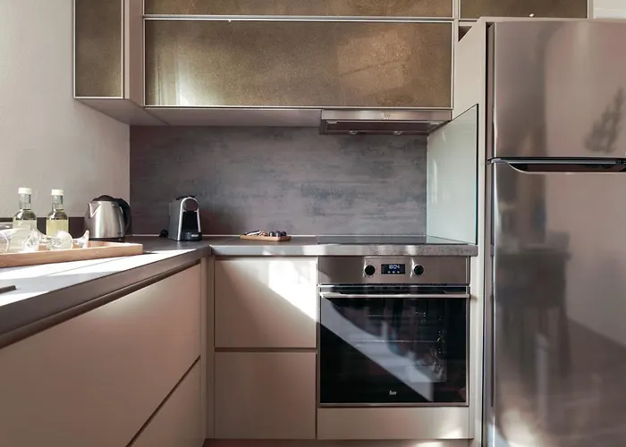 Daire Eleana Luxury Private