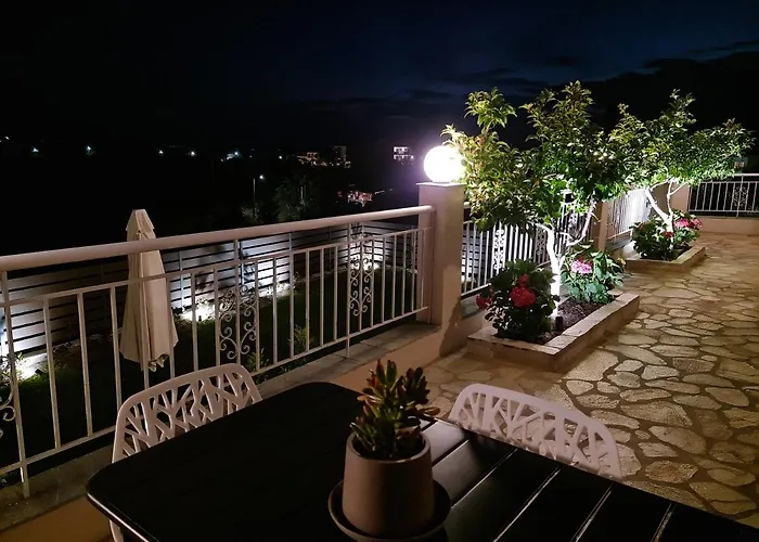 Eleana Luxury Private